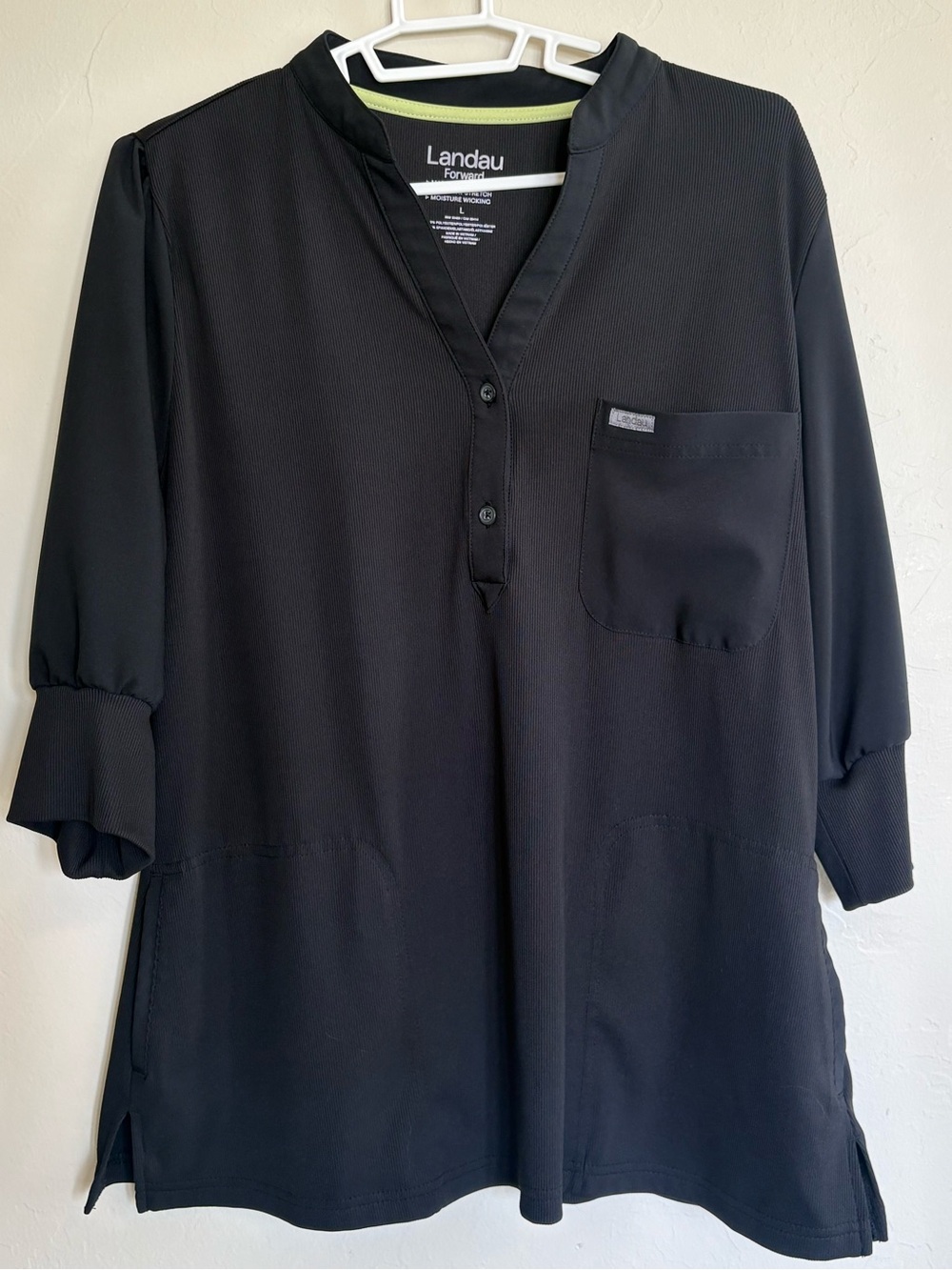 Landau Forward Women's 3-Pocket Y-Neck Scrub Top LT114 L Stretch Black Knit